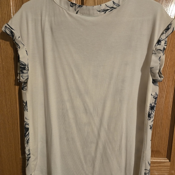 Super cute top - Picture 3 of 3